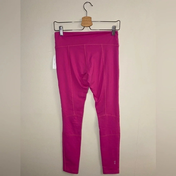 🏷️ NWT Tonic Elevar Made in Canada Fushia Yoga Leggings - Picture 4 of 7